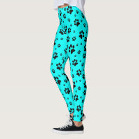 Un Noir sympa sur des Empreintes de pattes cyan Tu