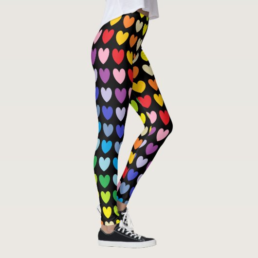 Leggings Un plus large noir de coeurs d'arc-en-ciel de (Droite)