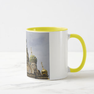 L'église du sauveur sur la tasse renversée de sa