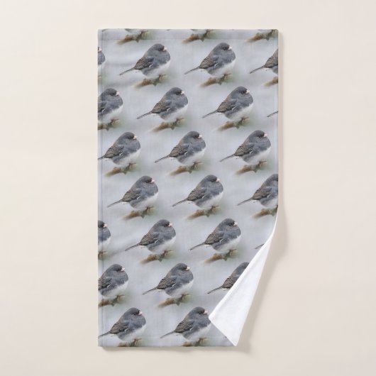 Leistkleurige donkergeoogste Junco op de perenboom Bad Handdoek (Handdoek)
