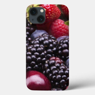 Lekkere zomervruchten op een houten tafel iPhone 13 hoesje