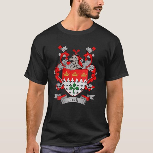 Lekkerlaag van wapens | Leach familienaam Crest T-shirt (Voorkant)