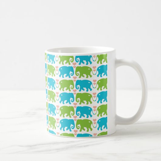 L'éléphant étreint la tasse de café (Droite)