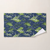 Lelie van de Vallei Donkerblauwe achtergrond Handdoek (Handdoek)