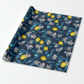 Lemon branches with blossoms and fruit on blue cadeaupapier (Uitgerold)