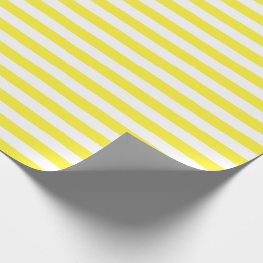 Lemon Yellow and White Stripes Pattern Gift Cadeaupapier (Hoek)