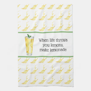 Lémonade Dans Une Serviette De Cuisine En Verre