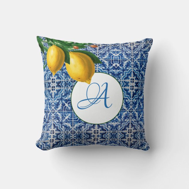 Lemons Blue White Tile Summer Monogram Kussen (Voorkant)