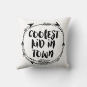 L'enfant le plus frais dans le coussin noir et (Verso)