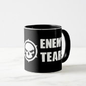 L'ennemi déchire la tasse (Devant droit)