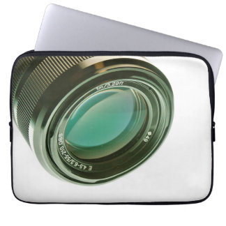 Lens van een fotocamera, een scherpe blik. laptop sleeve