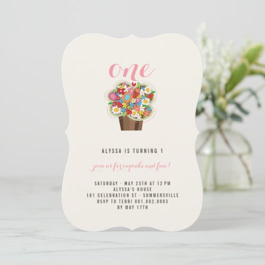 Lente Bloemen Cupcake 1e Verjaardagsfeest Uitnodig Kaart (Staand voorkant)