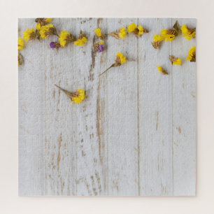 Lente gele bloemen, witte plank decor. legpuzzel