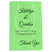 Lente groen & zwart in Elegantie:  Trouwen Medium Cadeauzakje (Voorkant)