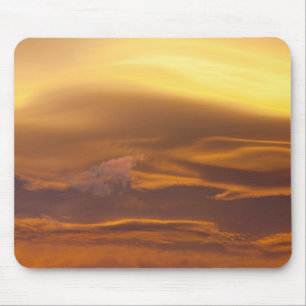 Lenticulaire wolk op zonsondergang muismat
