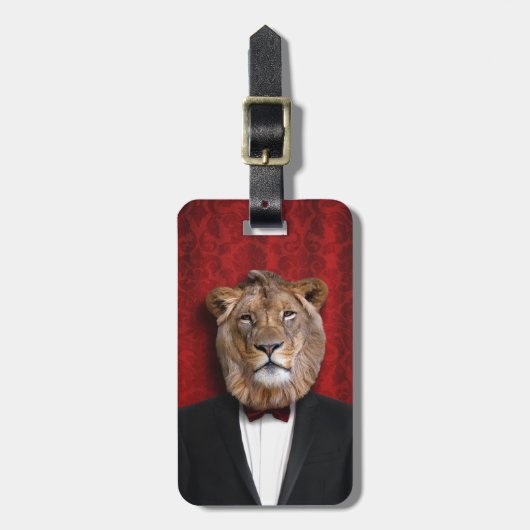 Leo Lion in Koning van het Oerwoud Tuxedo Bagagelabel (Voorkant verticaal)