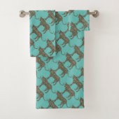 Léopard d'or sur la serviette turquoise (En situation)