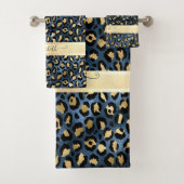 Leopard Pattern Blue Gold Monogram Bad Handdoek (Insitu)