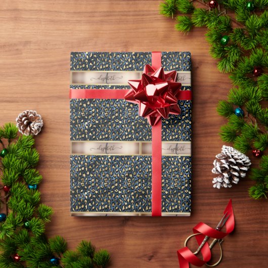 Leopard Pattern Blue Gold Monogram Cadeaupapier (Feestdagen Geschenken)