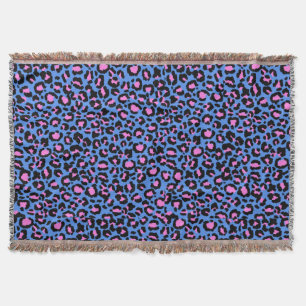 Leopard Pattern in Raspberry op Electric Blue Deken
