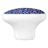 Leopard Pattern in Raspberry op Electric Blue Keramische Knop (Zijkant)