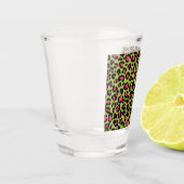 Leopard Pattern in Raspberry op Lime Green Shot Glas (Links)