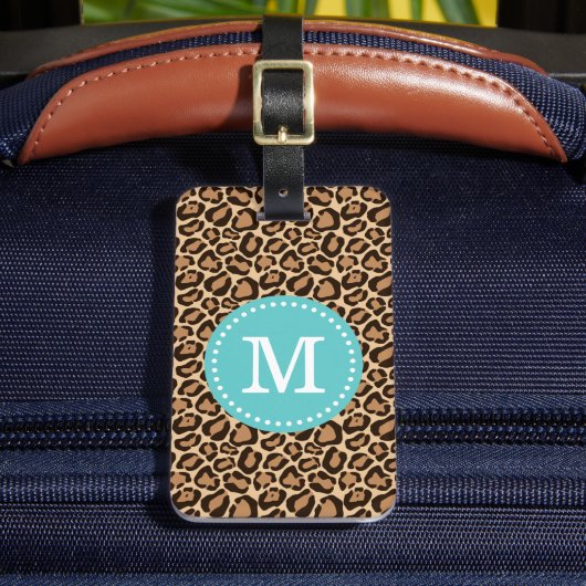 Leopard Print en Turquoise Custom Monogram Bagagelabel (Voorkant Insitu 2)