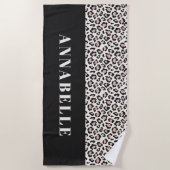 Leopard print initiaal typografie roze girly moder strandlaken (Voorkant)