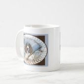 L'épagneul de springer anglais chasse la tasse (Devant gauche)