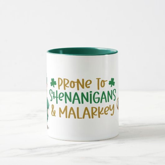 Leprechaun Gnome Prone aan Shenanigans Mok (Midden)