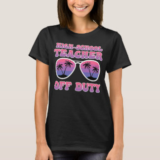Leraar van de middelbare school die op de vacature t-shirt