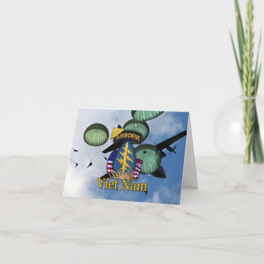 les 5èmes forces spéciales groupent la carte de (Devant)