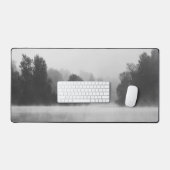 Les arbres disparaissent dans le brouillard matina (Clavier et souris)