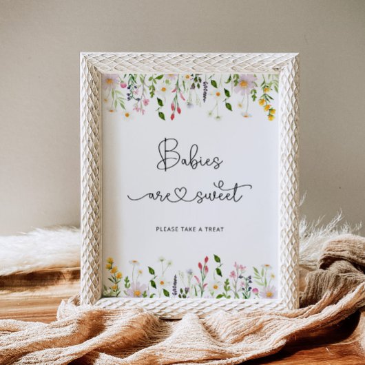 Les bébés fleur sauvage sont une affiche sucrée