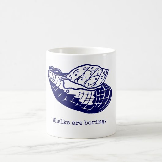 Les buccins ennuient la marine de tasse (Centre)
