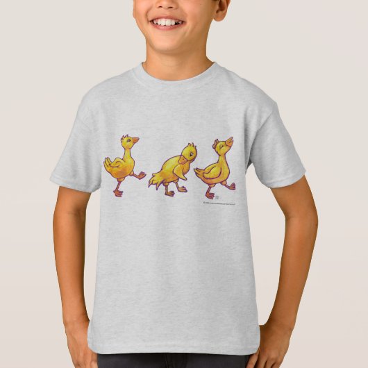 Les canards dans une rangée badine le T-shirt (Devant)