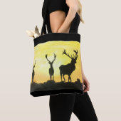 Les cerfs silhoués sur un sac (De près)