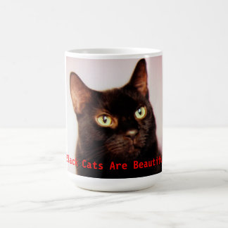 Les chats noirs sont belle tasse