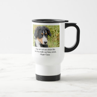Les chiens font notre tasse de banlieusard de trou