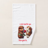 Les cochons de Guinée mignons en amour Échanger un (Serviette à main)