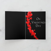 Les Coeurs rouges sur la carte de Saint-Valentin d (Intérieur)