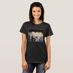 Les cygnes trompettes femmes au T-shirt Dusk