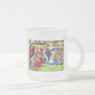 LES ENFANTS PLACENT DES MUGS - ALICE IN WONDERLAND