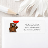 Les enfants retournent les étiquettes d'adresse av (En situation)