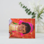 Les Girapines de la carte postale birmane (Debout devant)