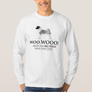 Les grands chiens d'Akita ont besoin du T-shirt