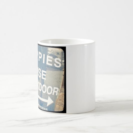 Les hippies utilisent la tasse secrète (Centre)