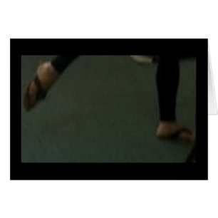 LES HOMMES APPARTIENNENT AUX PIEDS DES FEMMES !