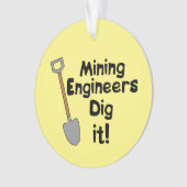 Les ingénieurs miniers le creusent (devant)