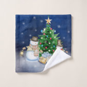 Les neigeurs avec cadeaux sous l'arbre de Noël (Gant de toilette)